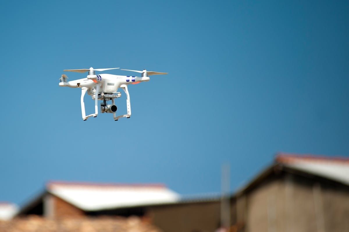 Falha crítica no PX4 permite sequestro de drones em voo