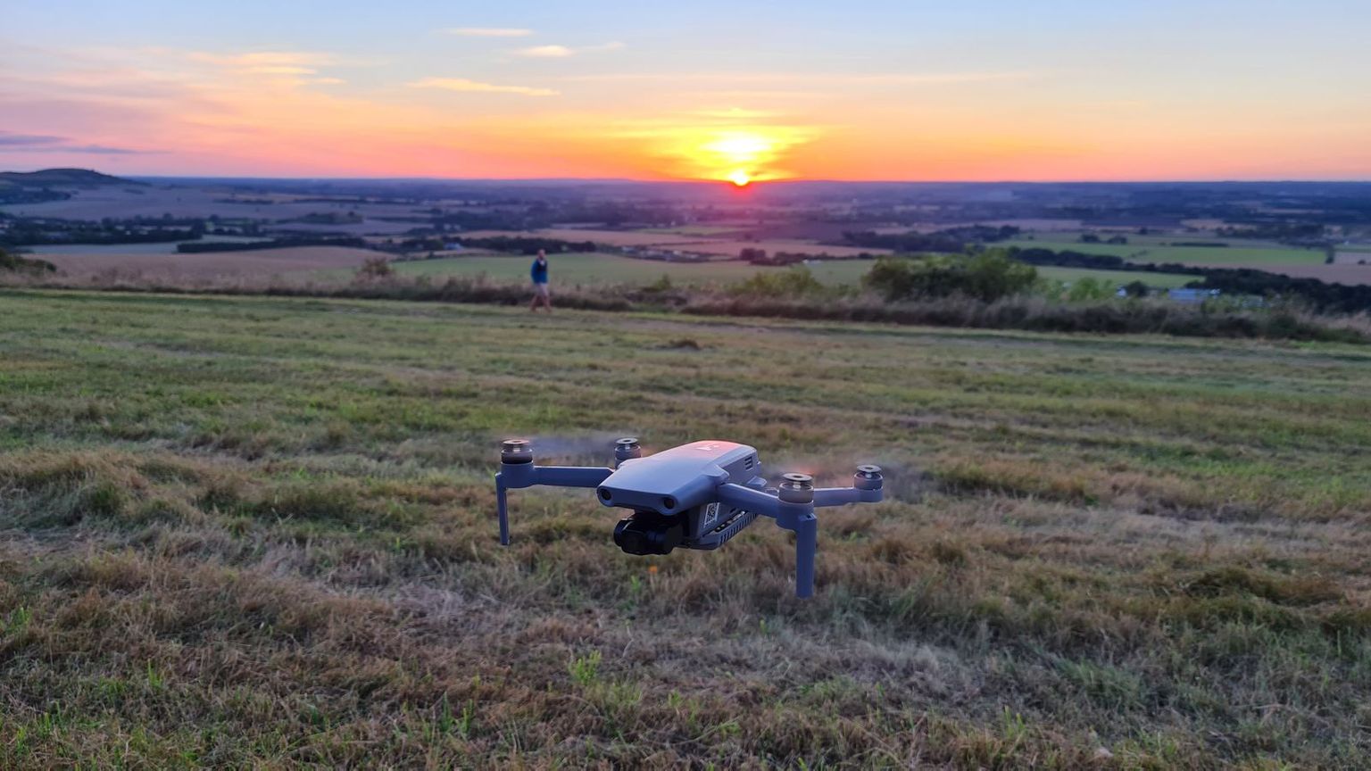 Regras de Drone no Canadá 2026: Cadastro, Licença e Multas